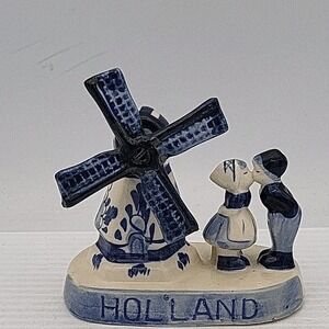 Delft Blue Holland Windmill (moves) Kissing Couple‎ Porcelain Hand Painted EUC